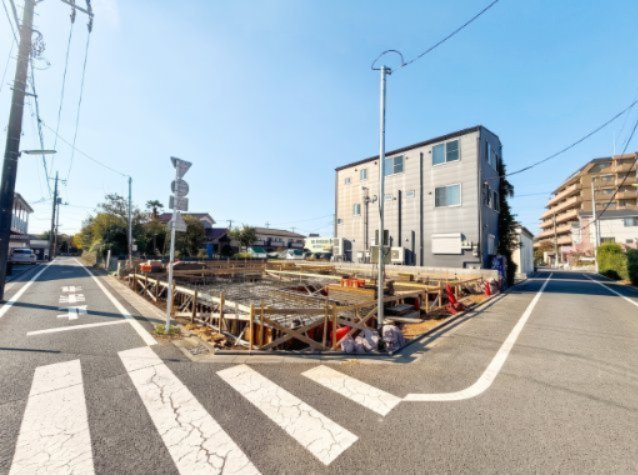 【外観】 | 【仲介手数料が１００万円ＯＦＦ！】■子供が多い公園が目の前■全棟１１４平米超■ＺＥＨ住宅 | 決算キャンペーン中！
家計応援サービスの限界に挑戦中！
詳細は「諸費用」欄をご確認下さい！
■全棟１１４平米超
■南道路×東道路
■子供が多い公園が目の前
■耐震など６項目で最高評価
■ＺＥＨ水準