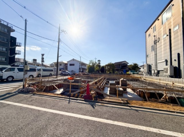 【外観】 | 【仲介手数料が１００万円ＯＦＦ！】■子供が多い公園が目の前■全棟１１４平米超■ＺＥＨ住宅 | 諸費用１００万円ＯＦＦ！
決算キャンペーン中！
家計応援サービスの限界に挑戦中！
■全棟１１４平米超
■４ＬＤＫ
■南道路×東道路
■子供が多い公園が目の前
■耐震など６項目で最高評価
■ＺＥＨ水準
