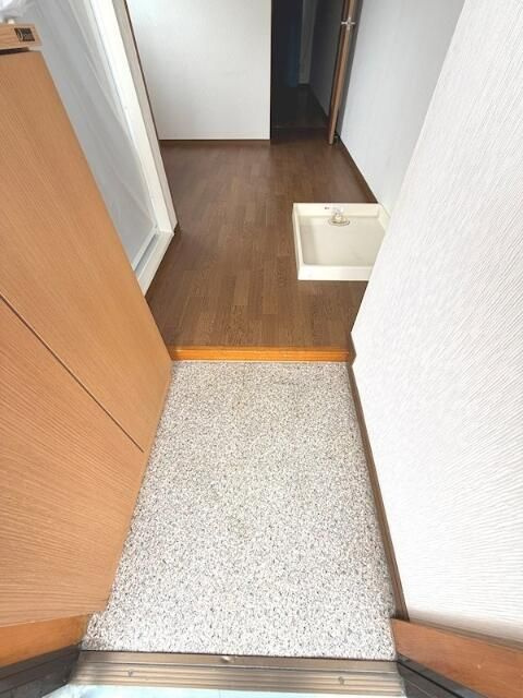 ヨーゴーマンションの玄関