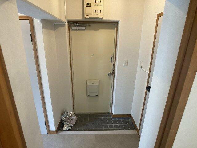 市川マンション　Ⅰ（北新田）の玄関|2026年10月撮影※現況を優先致…