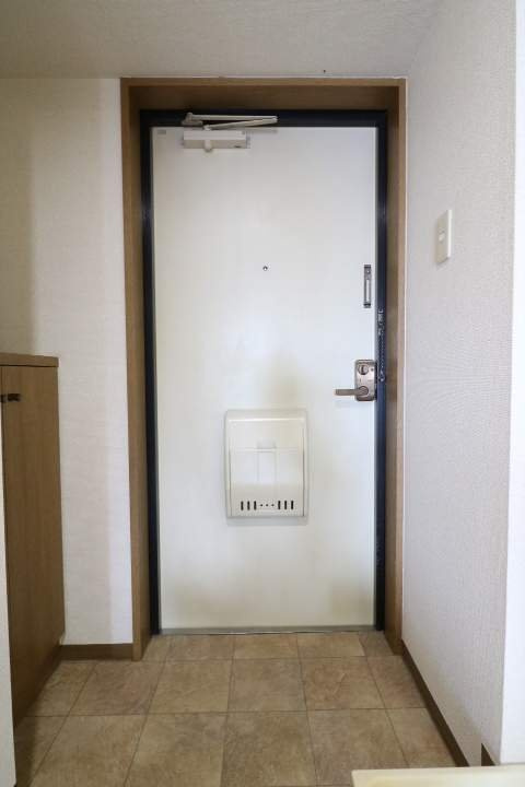 ジュネス医大東の玄関