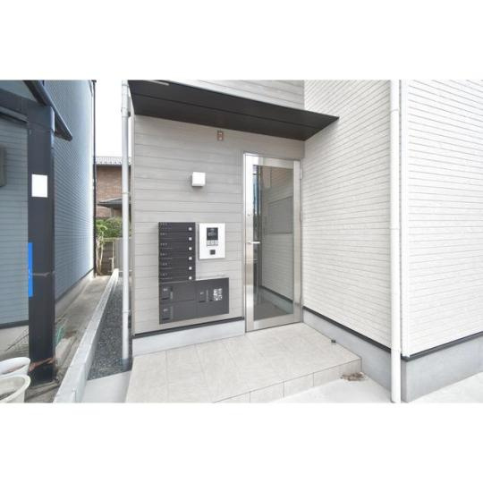 ACERO醍醐のエントランス