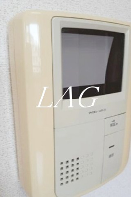 【セキュリティ】 | アベェニュー田園調布 | モニター付きインターホンです。
