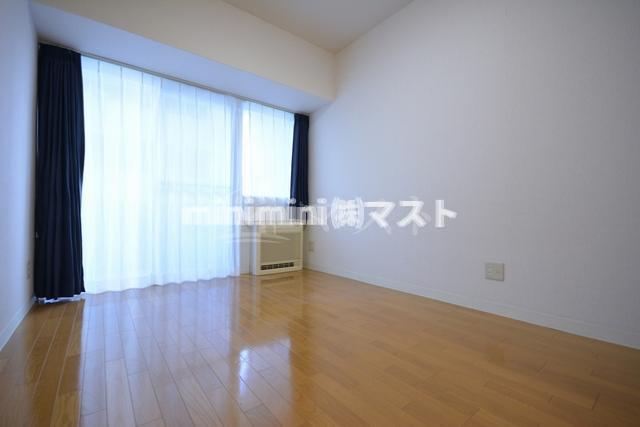 大阪市西区靱本町２丁目の賃貸マンションの居間・リビング|※別号室参考写真