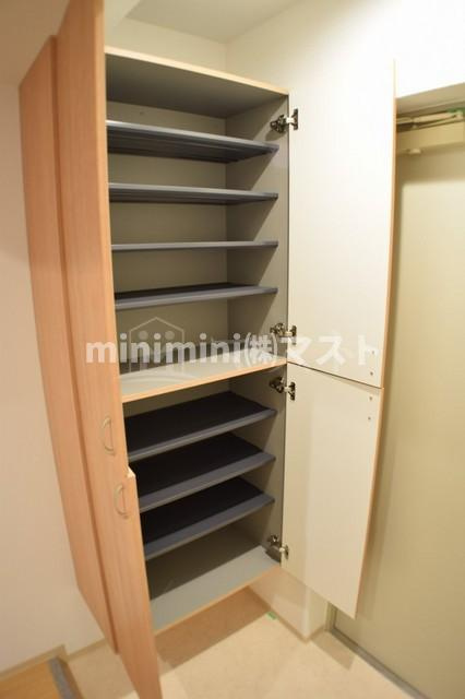 大阪市西区北堀江１丁目の賃貸マンションの収納