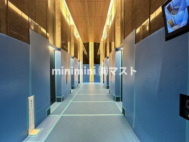 大阪市西区南堀江３丁目の賃貸マンションのロビー
