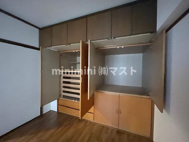大阪市港区市岡元町２丁目の賃貸マンションの収納