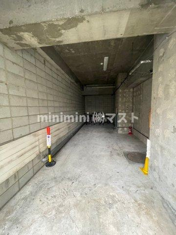 大阪市港区市岡元町２丁目の賃貸マンションの駐車場