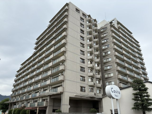 ファミール祇園長束の外観|風通しの良い角住戸で、爽やかな風が通り抜ける心地よい暮らしを実現できます。