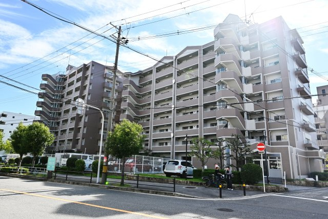 アーベイン東三国の外観|大阪メトロ御堂筋線「東三国」駅徒歩7分、小中学校徒歩10分圏内で子育て世代におススメの物件です。リフォーム物件としてどうでしょうか？詳しくはお気軽にお問い合わせください。。