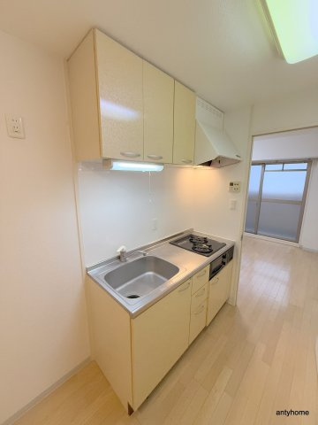 JUNWAⅢ　仲介手数料無料のキッチン