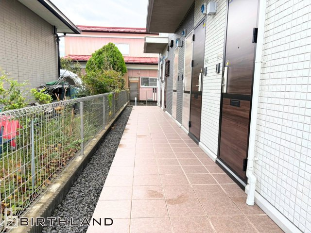 ※家賃保証付き築5年　年間想定賃料352.6万円　想定利回り6.09％の玄関