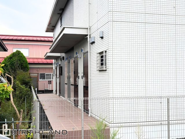 ※家賃保証付き築5年　年間想定賃料352.6万円　想定利回り6.09％の玄関