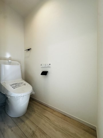 鎌倉市津　新築戸建のトイレ