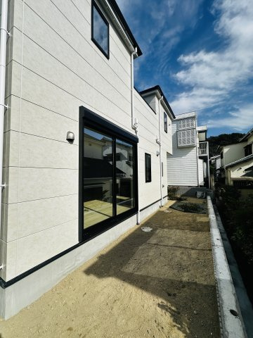 鎌倉市津　新築戸建の庭