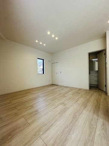 鎌倉市津　新築戸建の居間・リビング