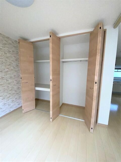 草加市谷塚１丁目の賃貸マンションの収納
