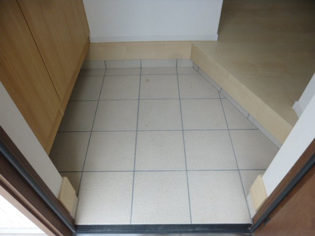 北原戸建の玄関