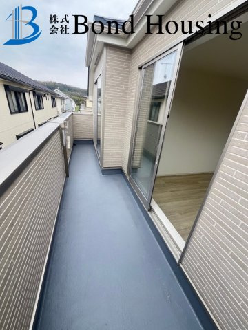 王道の4LDKで使い勝手良好　宮下2丁目　中古戸建　築2年のバルコニー|※新築当時の写真になります。
