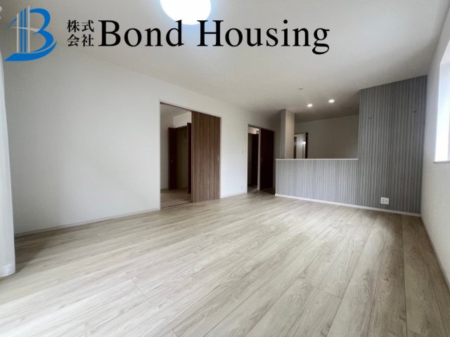 王道の4LDKで使い勝手良好　宮下2丁目　中古戸建　築2年の居間・リビング|※新築当時の写真になります。