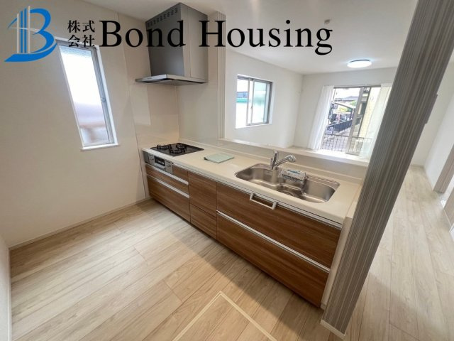 王道の4LDKで使い勝手良好　宮下2丁目　中古戸建　築2年のキッチン|※新築当時の写真になります。