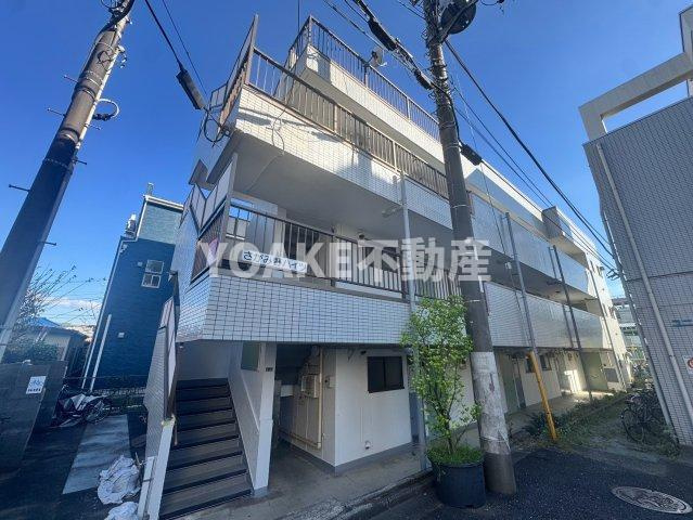 海老名市東柏ケ谷３丁目の賃貸マンションのエントランス