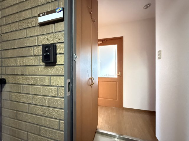 フォブール岡村の玄関