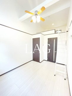 【居間・リビング】 | リビアングラス元住吉 | 洋室のお部屋です。