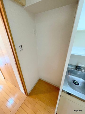 ウエスト・サンヒルズ　仲介手数料無料の玄関