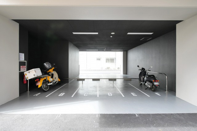 スワンズシティ大阪エスクレアの駐車場