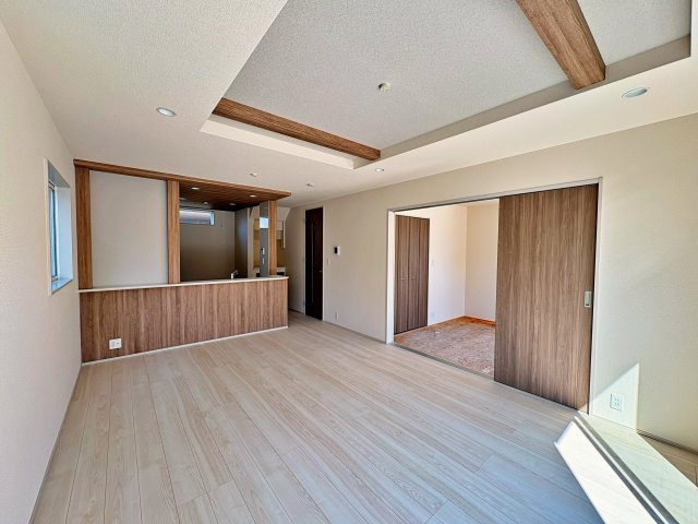 《仲介手数料半額》桶川市坂田　全1棟の居間・リビング|LDK17帖