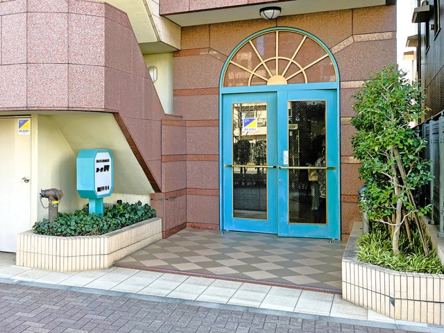 カーサ要町|お留守がちなご家庭に便利な宅配ボックスを装備しています