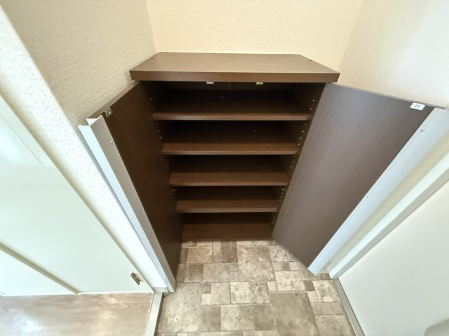 エランドール江坂の収納