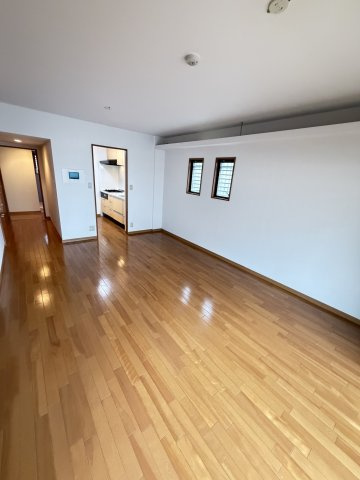 神戸市東灘区岡本２丁目の賃貸マンションの居間・リビング