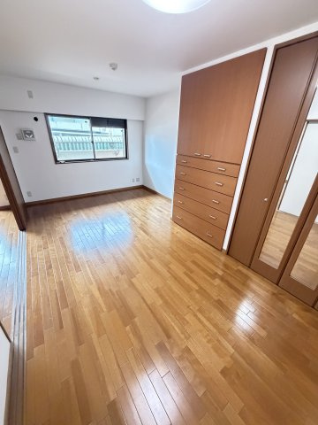 神戸市東灘区岡本２丁目の賃貸マンションの居間・リビング