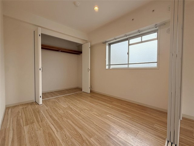 西宮市平松町の賃貸マンションの居間・リビング