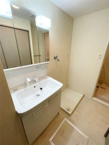 西宮市平松町の賃貸マンションの独立洗面台
