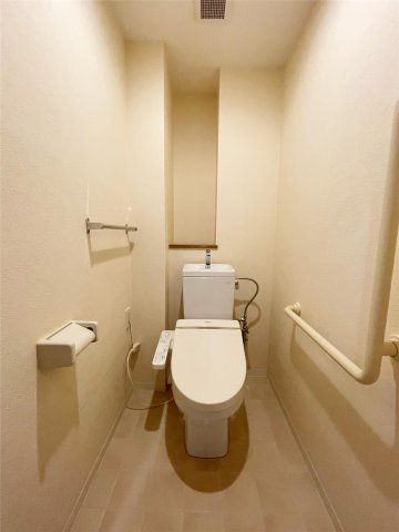 西宮市平松町の賃貸マンションのトイレ