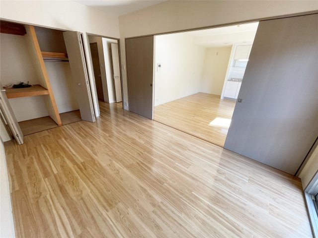 西宮市平松町の賃貸マンションの居間・リビング