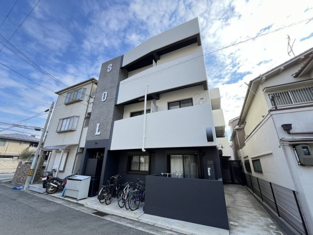 西宮市石在町の賃貸マンションの外観