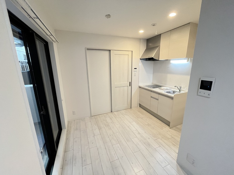 西宮市石在町の賃貸マンションの居間・リビング