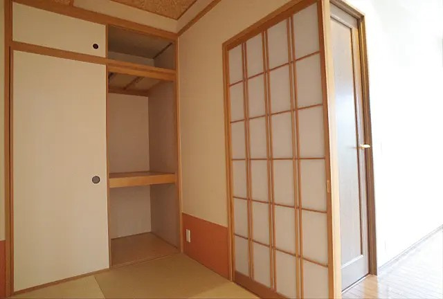 芦屋市大原町の賃貸マンションの収納