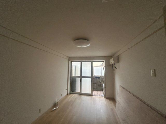 ル・パレ本山中の居間・リビング