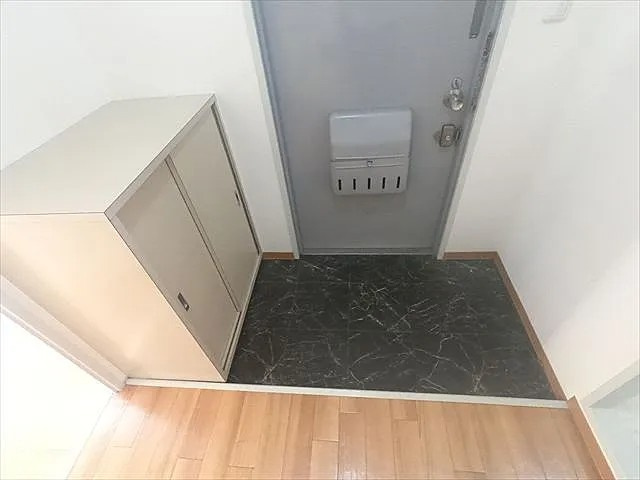 神戸市東灘区住吉東町４丁目の賃貸マンションの玄関