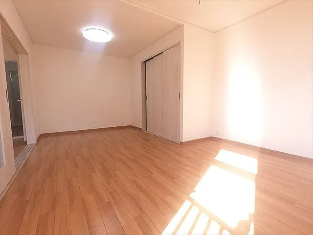 神戸市東灘区住吉東町４丁目の賃貸マンションの居間・リビング