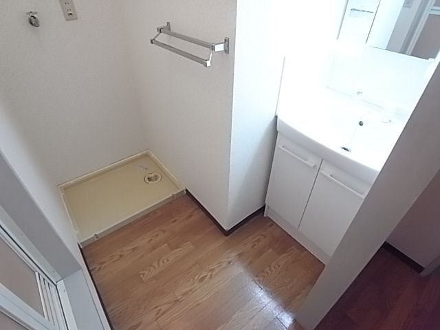 芦屋市松浜町のアパートの洗面所