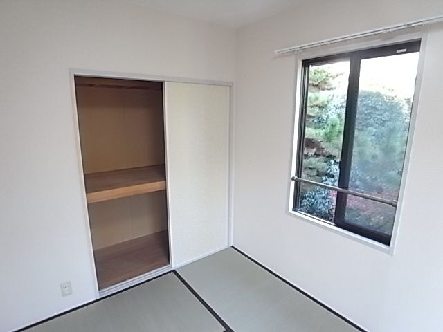 芦屋市松浜町のアパートの収納