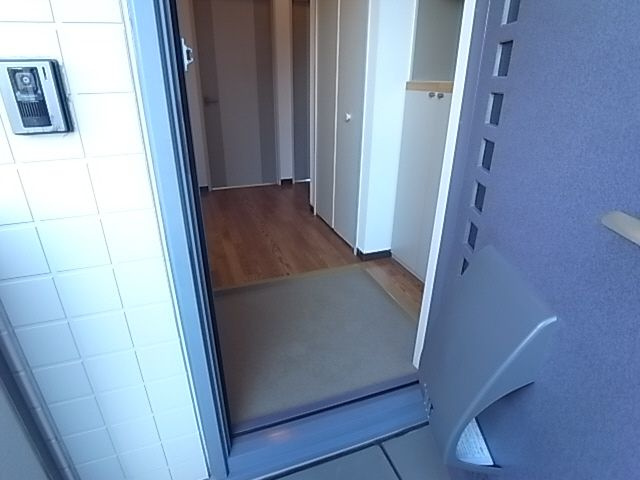 芦屋市松浜町のアパートの玄関