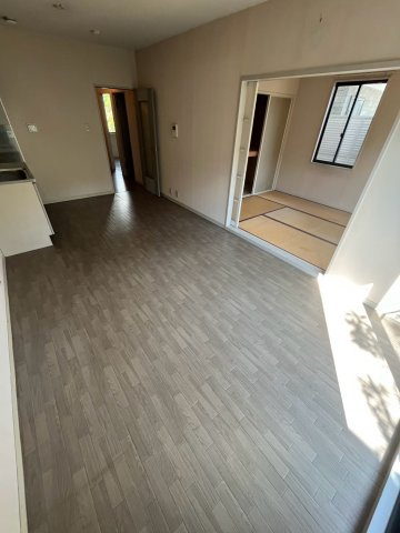 芦屋市松浜町のアパートの居間・リビング
