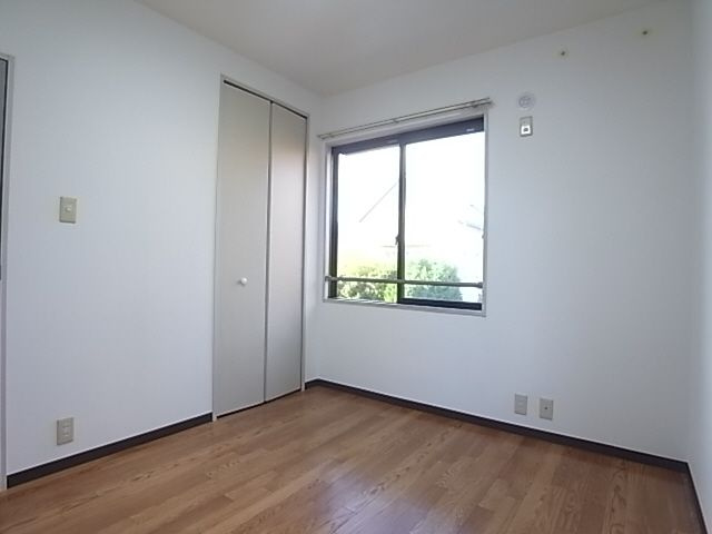 芦屋市松浜町のアパートの居間・リビング
